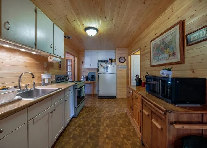 A-frame, 2 Bedroom 1 Ba, Lakes, Fenced, Fireplace Holiday home *