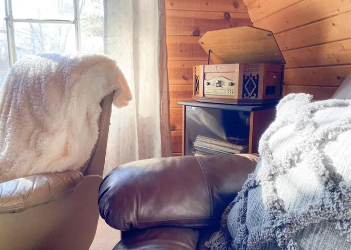 A-frame, 2 Bedroom 1 Ba, Lakes, Fenced, Fireplace * Pinetop-Lakeside