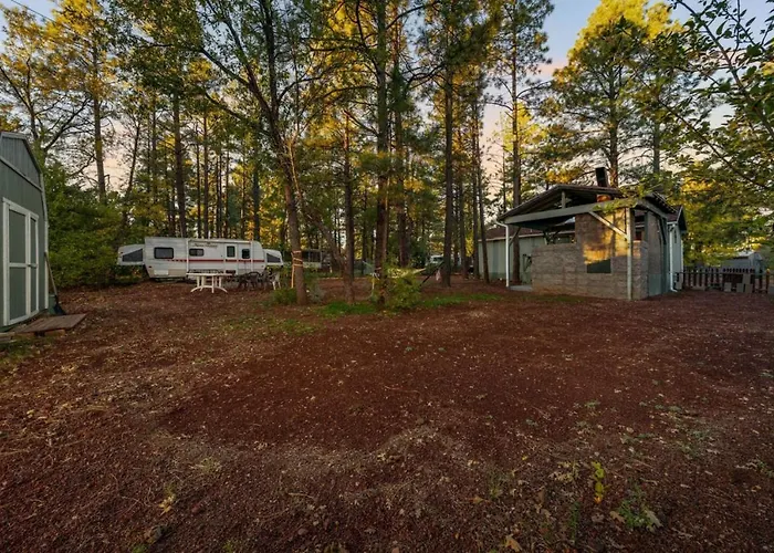 A-frame, 2 Bedroom 1 Ba, Lakes, Fenced, Fireplace *